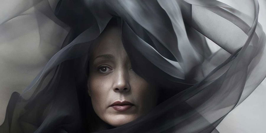 image - Isabelle Beernaert présente 'La Dame en Noir'