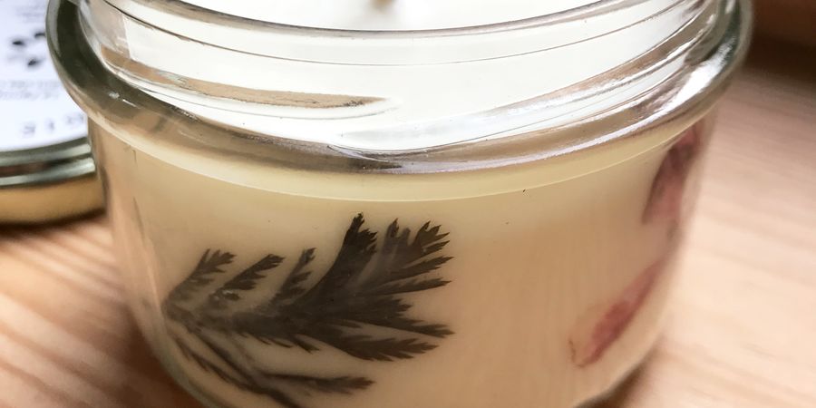 image - Fabrication d'une bougie 'fleurs des champs'