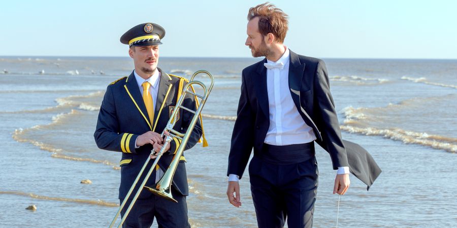 image - En fanfare