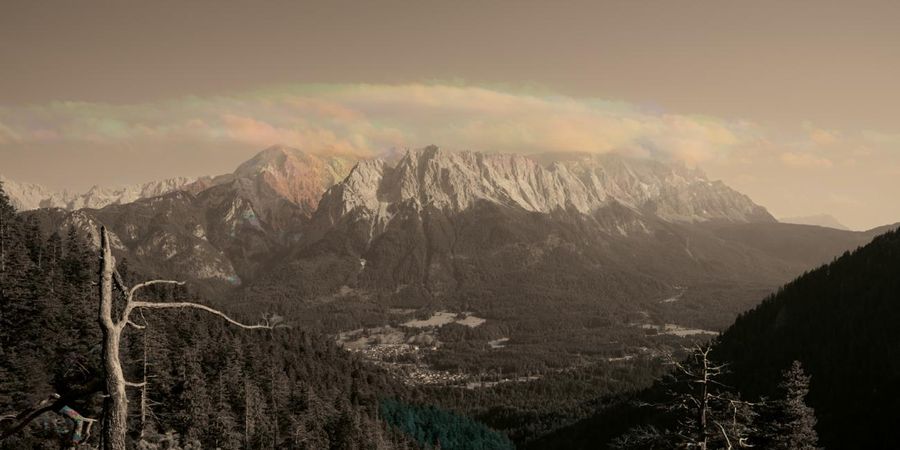 image - Bastiaan Van Aarle : Moving Mountains