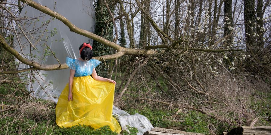 image - Helena Elshout | Powder to the people