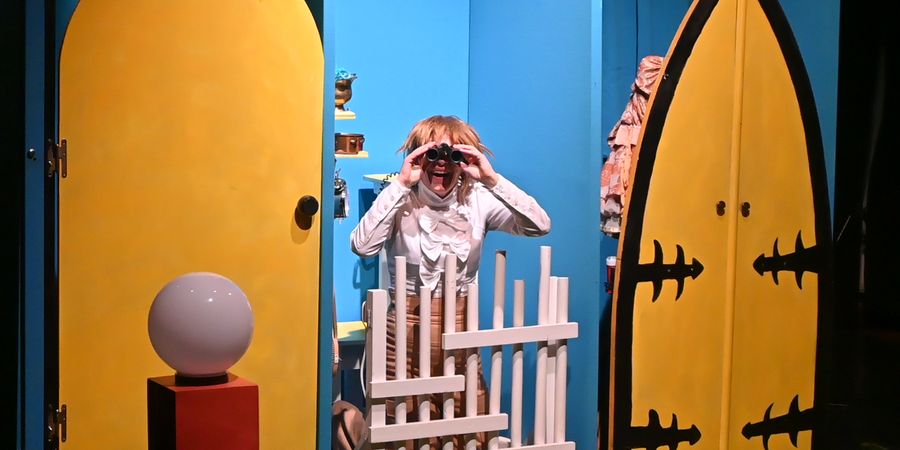 image - Derrière la porte (dès 1 an)