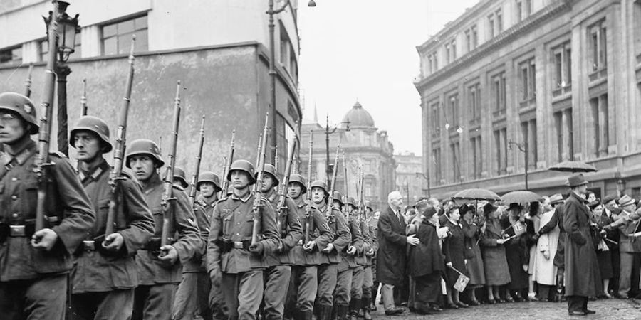 image - Les sanglots longs - Bruxelles sous l'occupation