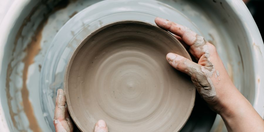 image - Cours de tournage (poterie)