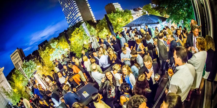 image - INTERNATIONAL ROOFTOP PARTY (INDOOR & OUTDOOR) By Just A Night / Friday 20.09