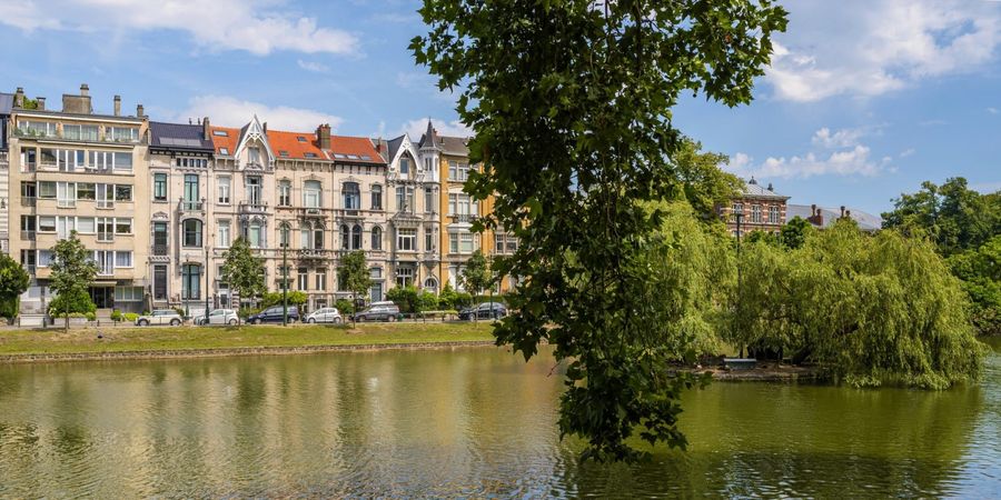 image - Promenade – les étangs d’Ixelles : une composition entre nature et architecture