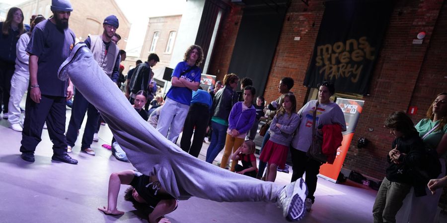 image - Mons Street Party