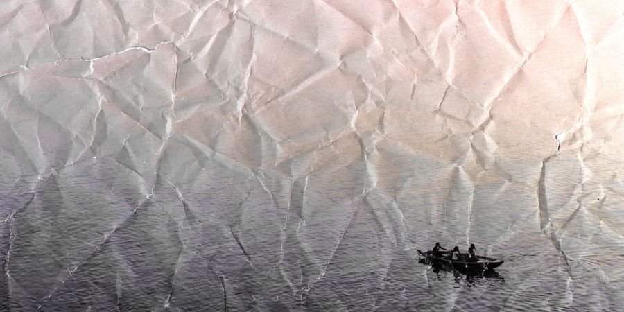 image - Travelling [fractured] Sources: The world like a jewel in the hand