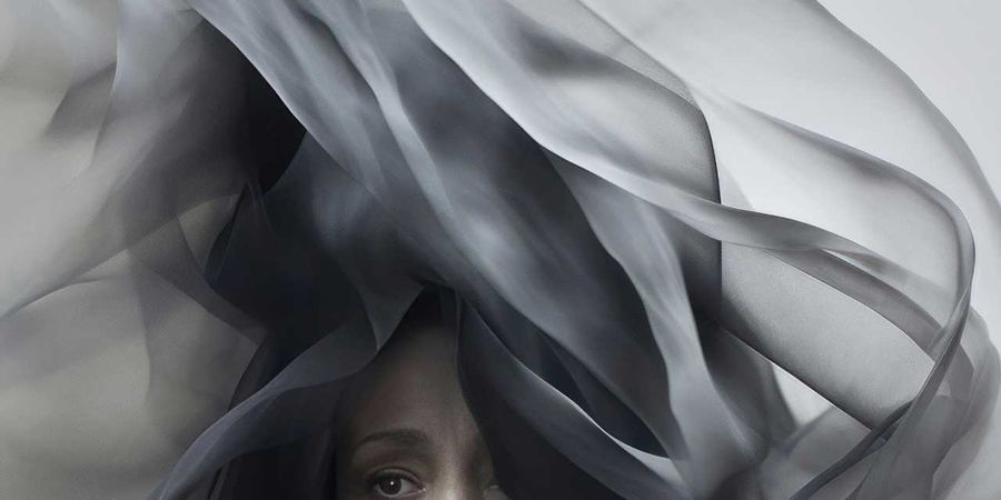 image - Isabelle Beernaert présente 'La Dame en Noir'