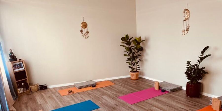 image - Hatha Yoga avec Lara ! En petit groupe au Chatelain