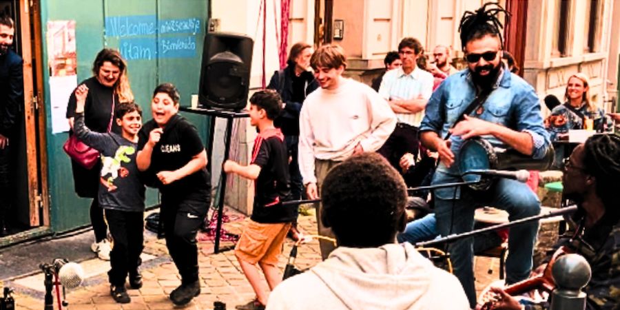 image - Scène en fête!