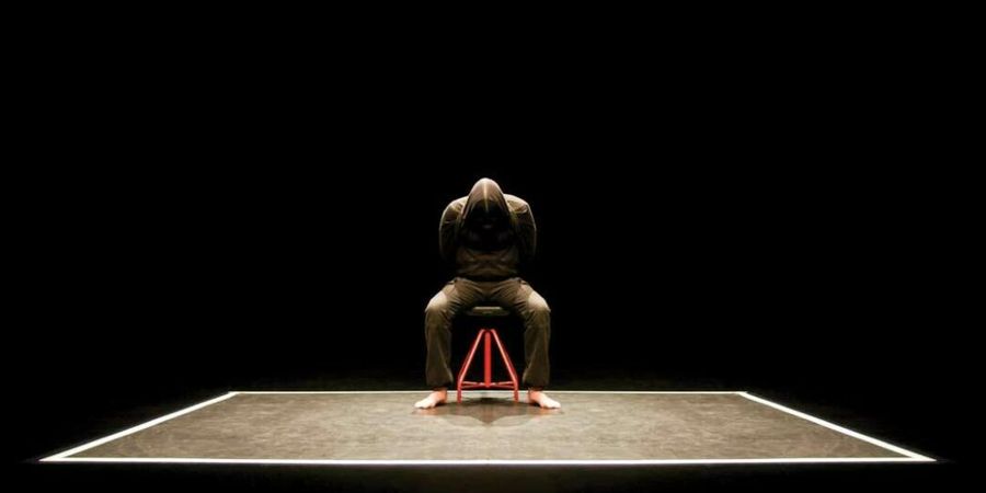image - Un homme debout