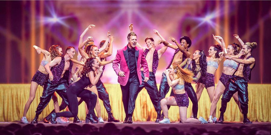 image - James De Musical Live On Stage