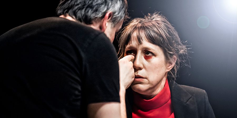 image - Les yeux rouges