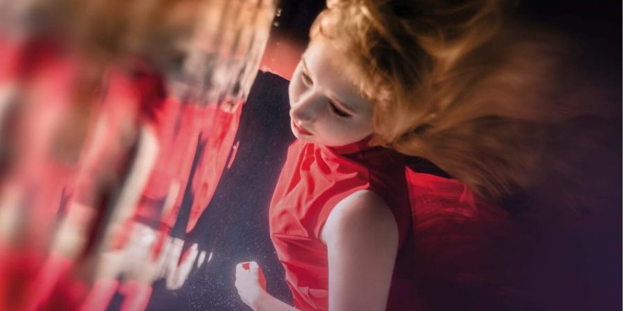 image - Alice on the Roof