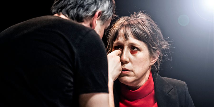 image - Les Yeux Rouges