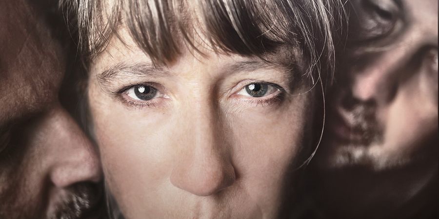 image - Les Yeux rouges