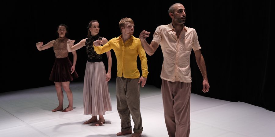 image - Les Autres