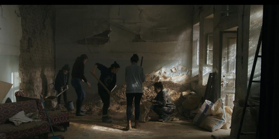 image - Under the sky of Damascus - Heba Khaled, Talal Derki & Ali Wajeeh