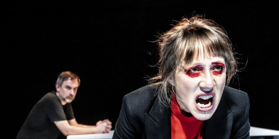 image - Les Yeux rouges