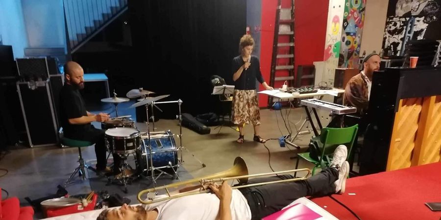 image - Nachtverhalen, eerbetoon aan Bjork