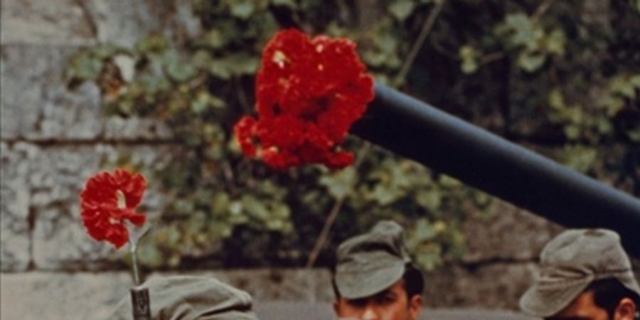 image - La Révolution des oeillets