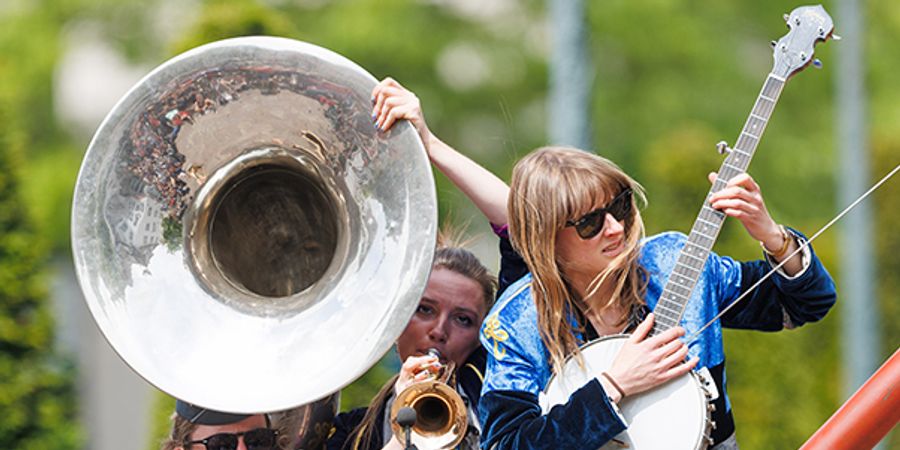 image - BARRIÈRE / COMPAGNIE SUR MESURE (B)