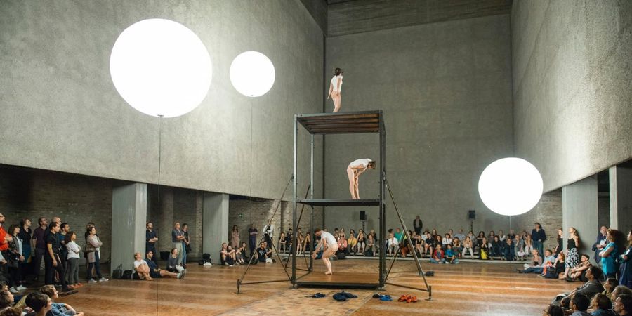 image - Aatt enen tionon & herses, duo - Boris Charmatz