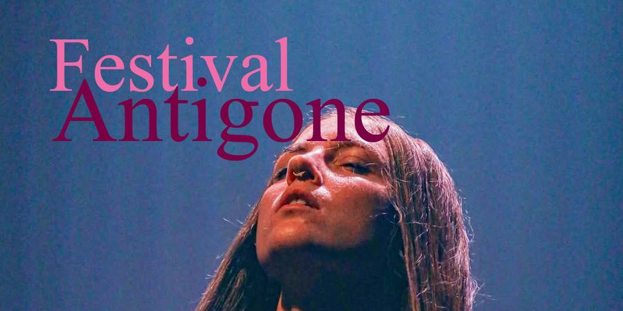 image - Extrait de la pièce HÆAR de Sarah Mck Fife 