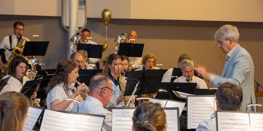 image - FANFARE VAN HONGER EN DORST