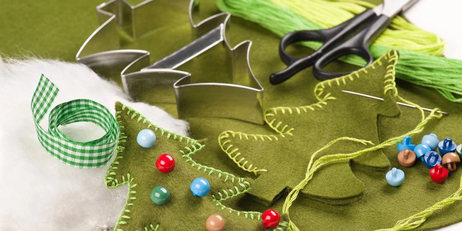 image - CONCOURS DE SAPINS DE NOËL RECUP' au CRIE