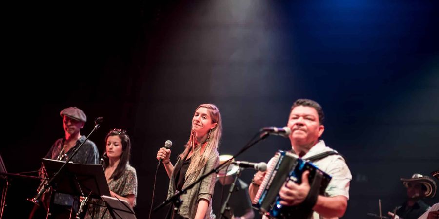 image - DAY MARTINEZ Y HÉLÈNE LACROSSE / L'APERO DU SOUNDS (VALLENATOS Y CUMBIAS)