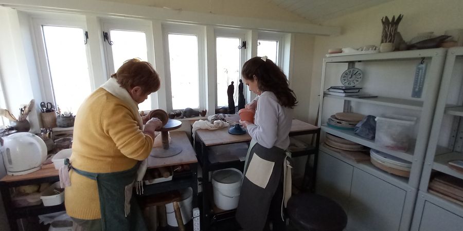 image - Découverte du travail de la poterie, initiation à la céramique – cours particulier, 1 ou 2 pers – 1 