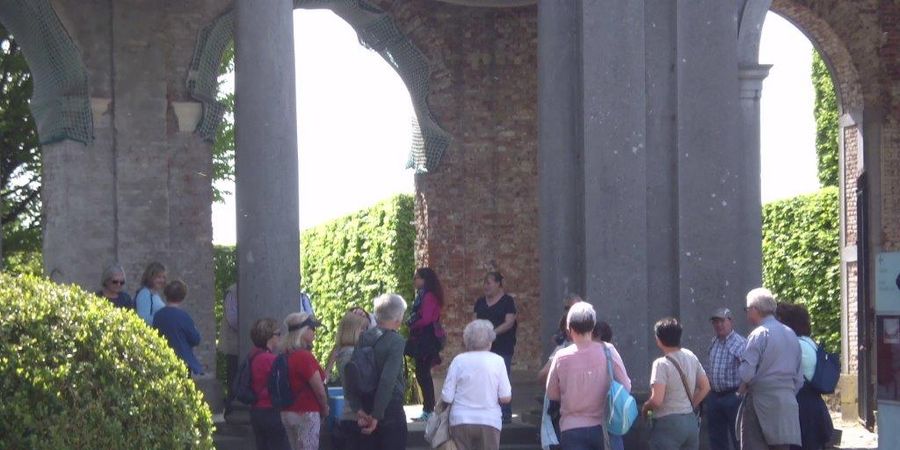 image - Secrets de pierre: rencontre au jardin