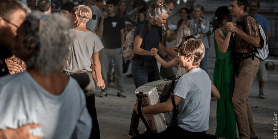 image - Bal Folk au chapeau avec Julie Febvre (accordéon) + Auberge espagnole