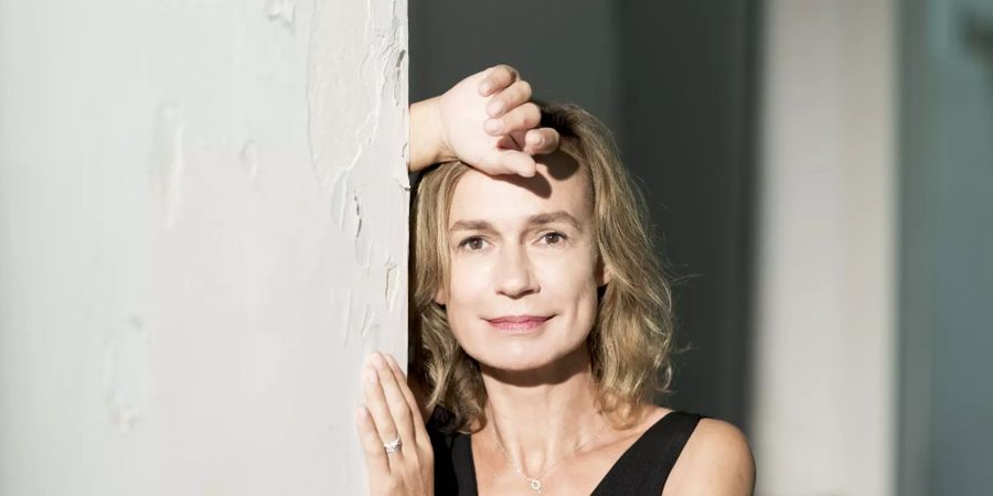 image - Sandrine Bonnaire lit Verlaine, Dumont, Detournaey, Bervoets, ...