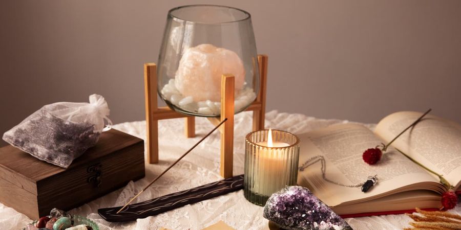 image - RITUEL DE LUMIÈRE POUR LES FEMMES EN PÉRIODE DE DOUTE ET DÉCISION DIFFICILE
