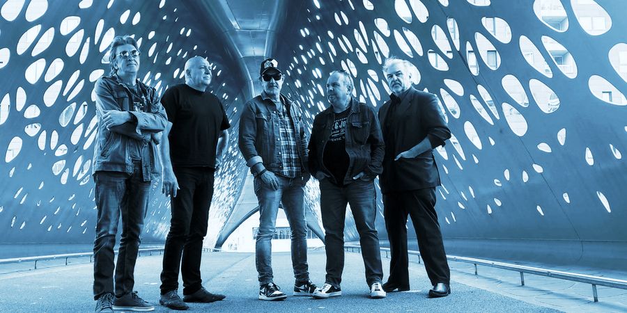 image - Travellin' Blue