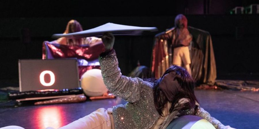 image - Piñata Cake