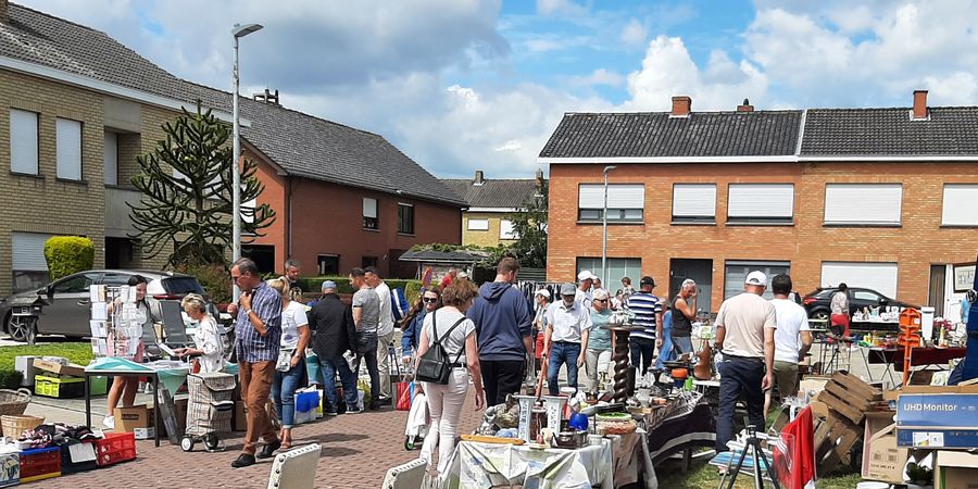 image - 28ième Brocante VEURNE Nieuwstadkermis