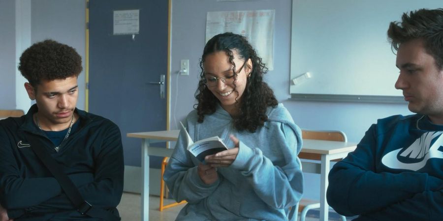 image - Écrire la vie Annie Ernaux racontée par des lycéennes et des lycéens - Claire Simon