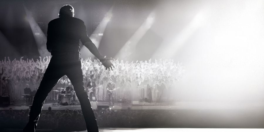 image - TOUJOURS VIVANT - 500 CHORISTES CHANTENT AVEC JOHNNY HALLYDAY