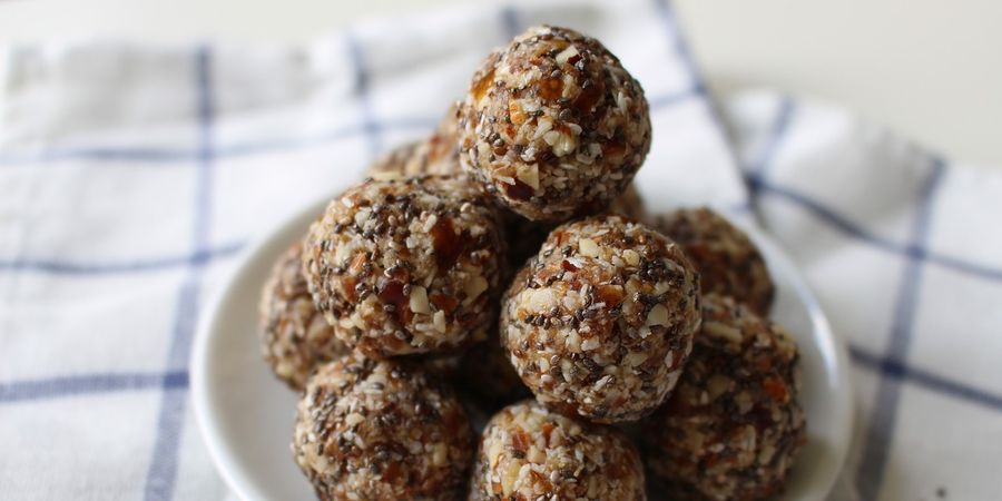 image - Boules et Barres Énergétiques aux Épices & Céréales