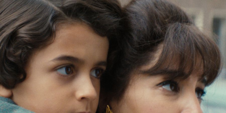 image - Ma mère, Dieu et Sylvie Vartan