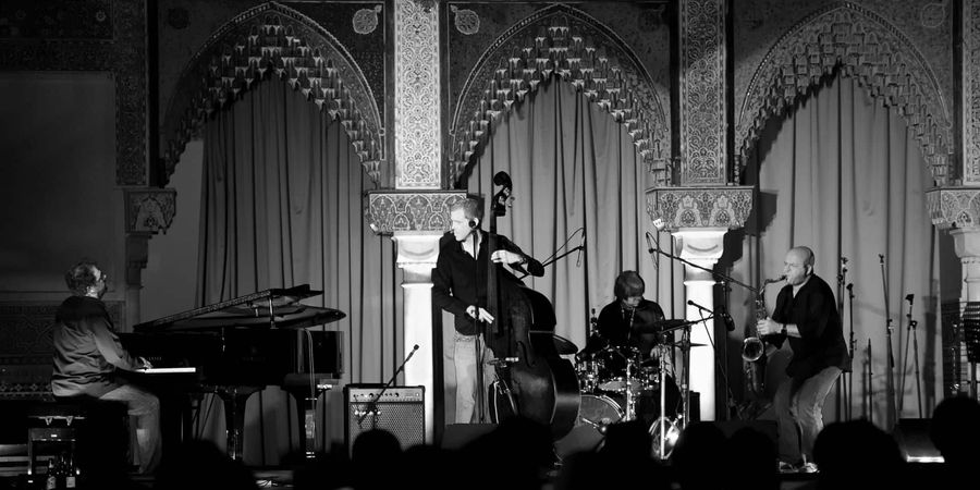 image - SWING DEALERS