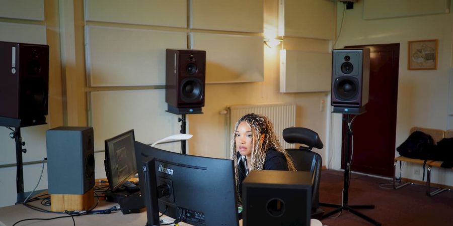 image - Masterclass Laryssa Kim: Shaping the Invisible