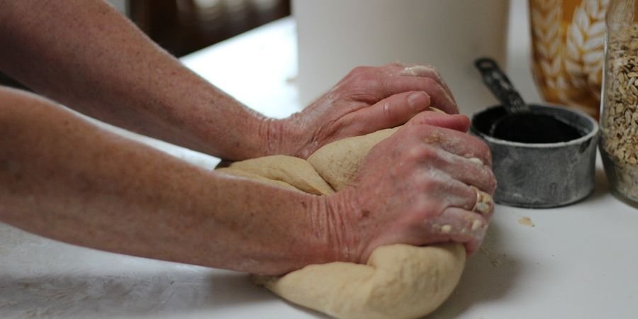 image - Atelier de fabrication de pain - Festival A Travers Champs