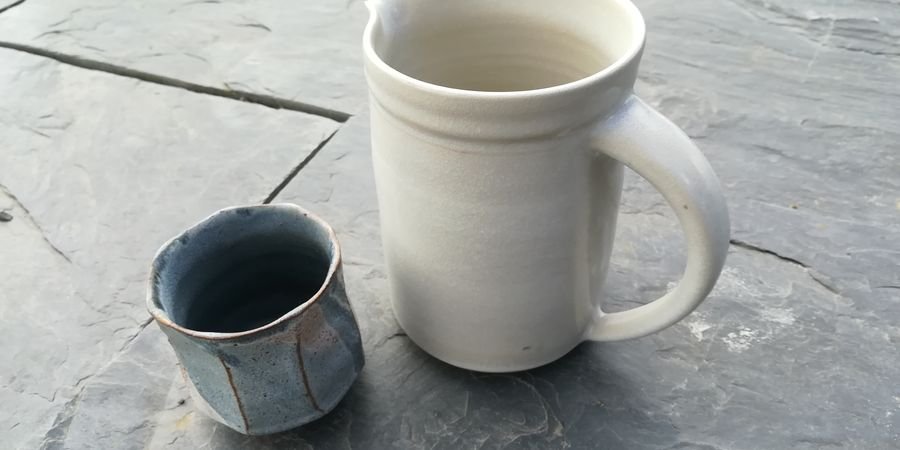 image - Création d'une cruche et d'une tasse en céramique