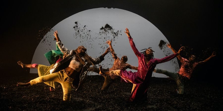 image - Serge Aimé Coulibaly, Faso Dance Théâtre met 'Wakatt'