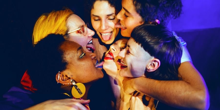 image - RER Q - La sex party dont vous êtes le héros / l'héroïne
